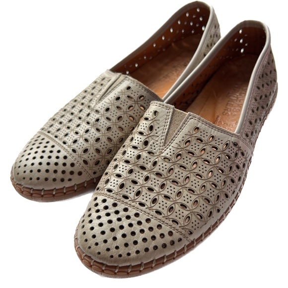 Volks Walkers Shoes Perforated Leather Slip on Flat Size 40 US 9 Colour Stone - Picture 1 of 9